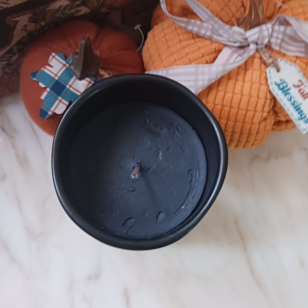 NWOT Rae Dunn Pumpkin Pie Scent Candle, Halloween Black Ceramic Jar - Picture 5 of 6
